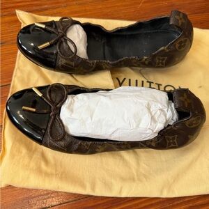Authentic Louis Vuitton Monogram Moccasin  Flats size 39